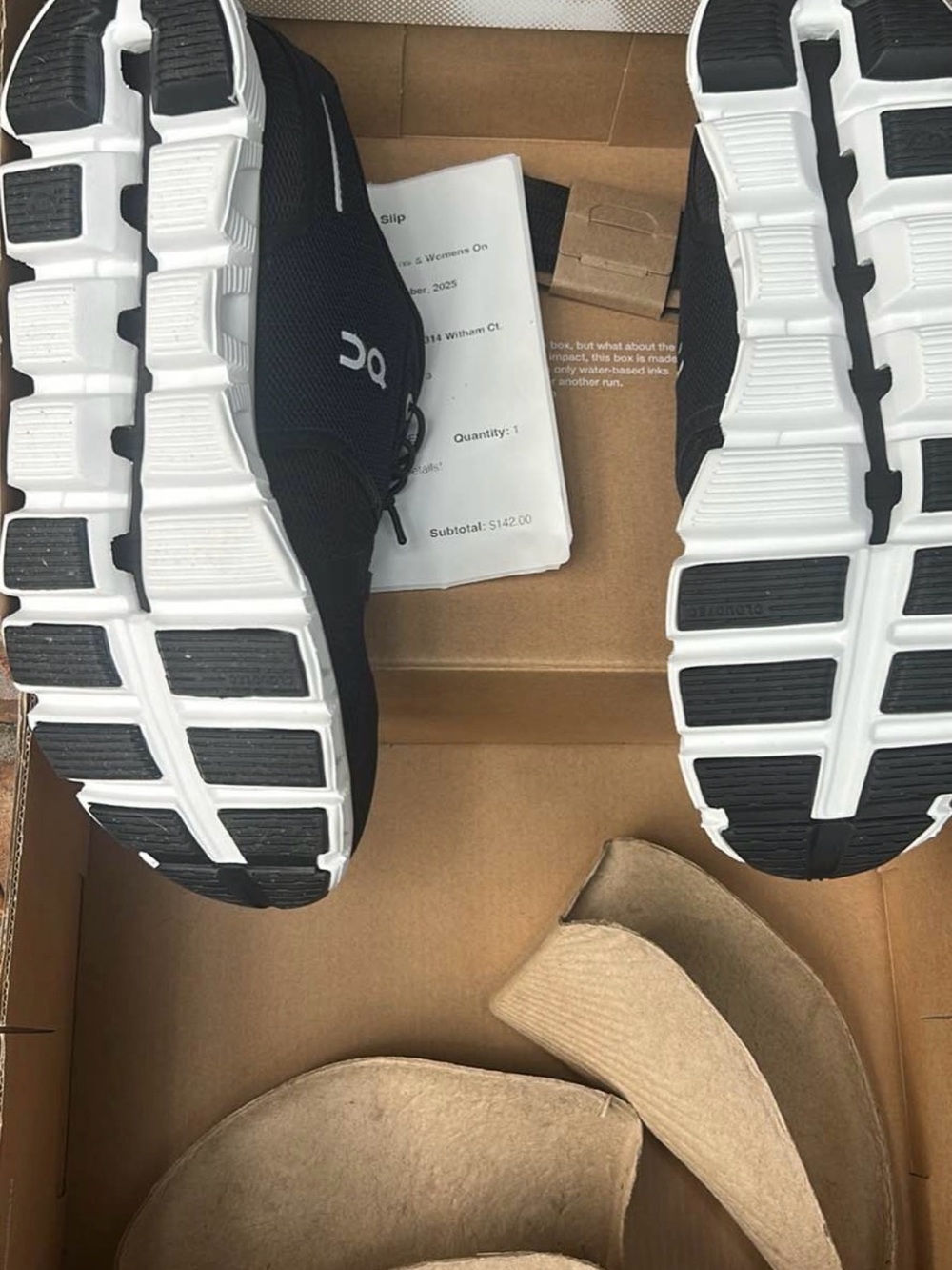 On Cloud 5 womens Sneakers - NIB Black/White - Picture 3 of 7